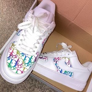 Shoes for sale size 7in boys (9inwomen)